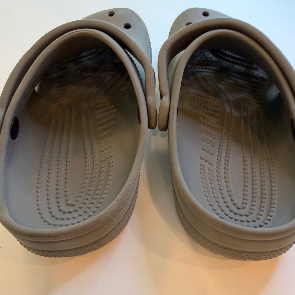 Crocs Classic Clog Mens 4 Womens 6 Gray Khaki Slip On Shoes 10001 - Picture 2 of 6